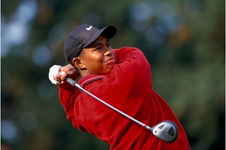 ウッズのスイング　©Sports Graphic Number