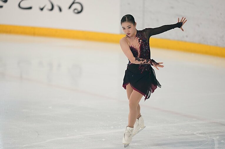 ドリーム・オン・アイスでトリプルアクセルを着氷した河辺愛菜。今季からシニアに参戦する ／ photograph by Dreams on ICE 2020