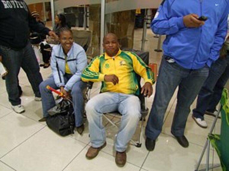 南アの人はマラドーナが異常に好き!?W杯メインスタジアムは未だ完成せず。(5)