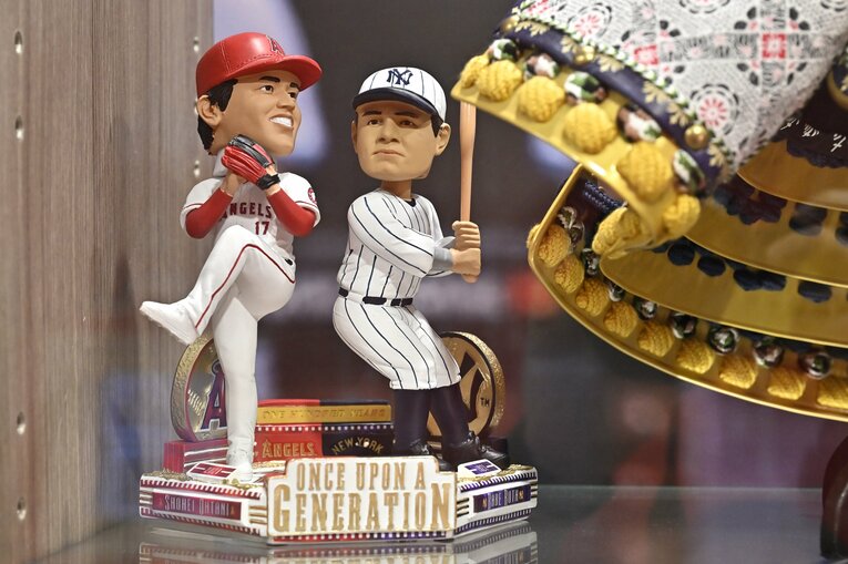 ベーブ・ルースとのボブルヘッド共演　©Takashi Shimizu