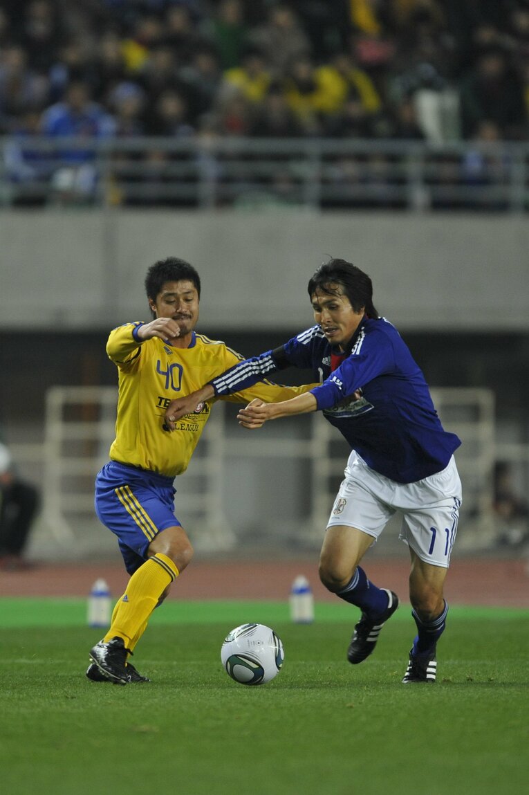 小笠原満男、前田遼一（2011年東北地方太平洋沖地震復興支援チャリティーマッチ）©︎Takuya Sugiyama
