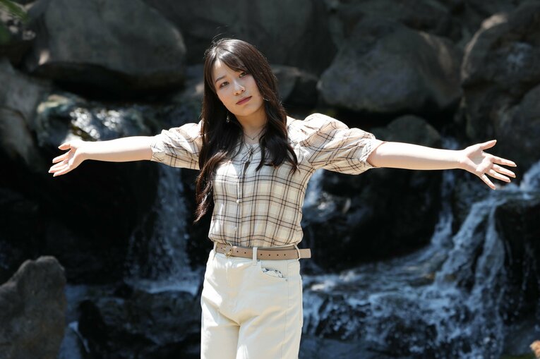 「もし双子じゃなかったら…」“スターダムの女子高生3姉妹”の末妹・妃南15歳に聞く「姉たちに伝えたいこと」《特別グラビア》(22)