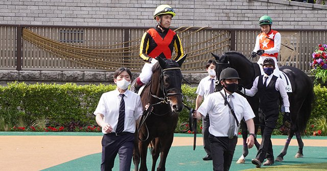 シャフリヤール・藤原英昭師がダービーで直線の“想定外”に顔をしかめたワケ「『あちゃ~』って思いました」