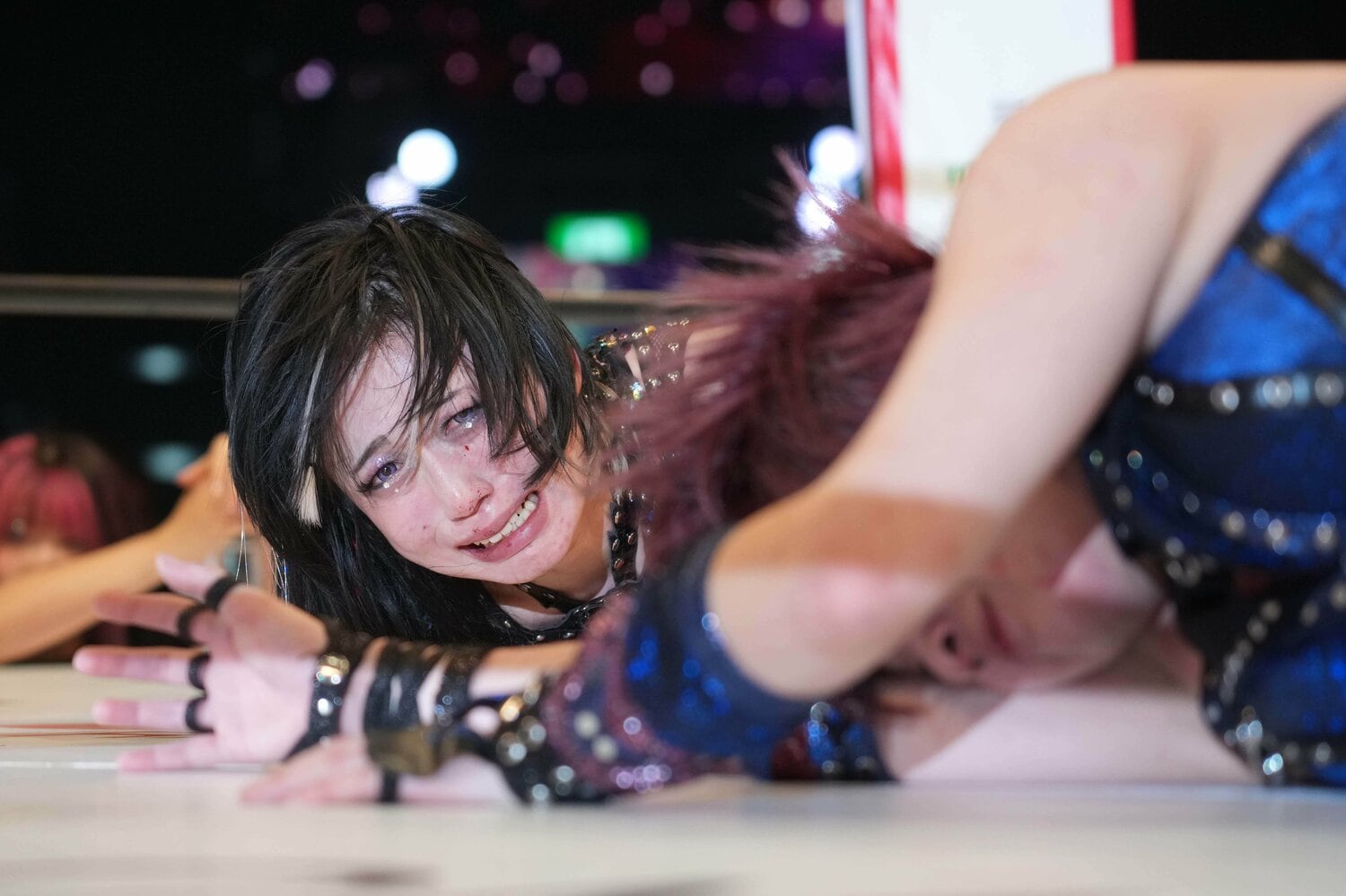 泣きじゃくる上谷沙弥 ©Essei Hara