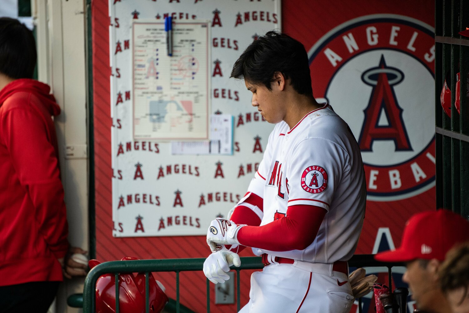 ベンチに貼られるラインアップカードもメモラビリアの1つだ　©Nanae Suzuki