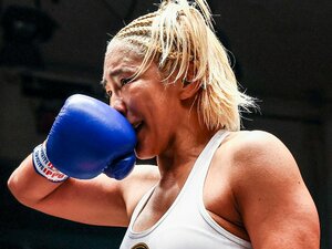 “最高齢ボクサー”山本美憂52歳の衝撃KOに後楽園ホールがどよめいた…「13歳でレスリング全日本最年少優勝」から39年後の“偉業”「KIDに自慢します」