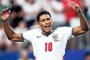 “自己顕示欲強め”べリンガム23歳が「蹴れば？」とサカにPKを…またW杯優勝を逃し、トゥヘル監督批判は続いても“イングランド3位”が前向きなワケ