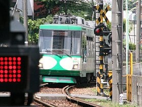 自転車好きは鉄道好き？世田谷線に沿ってゆったり走る。