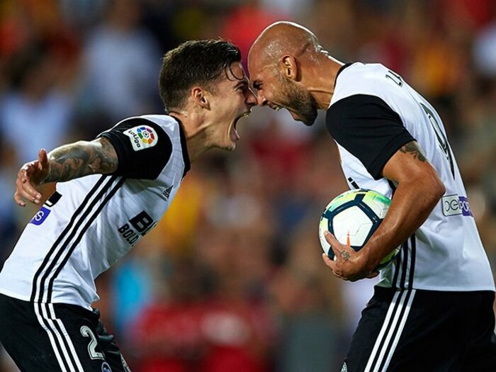 バレンシアが2位なんていつ以来!?メッシ＆スアレスを上回る2トップ。＜Number Web＞ photograph by Getty Images