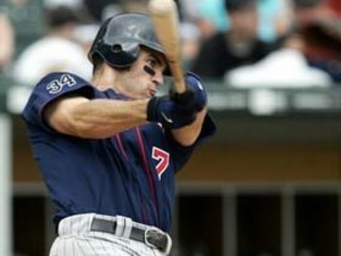 イチローの新ライバル、ジョー・マウアーの4割挑戦。<Number Web> photograph by Gettyimages/AFLO
