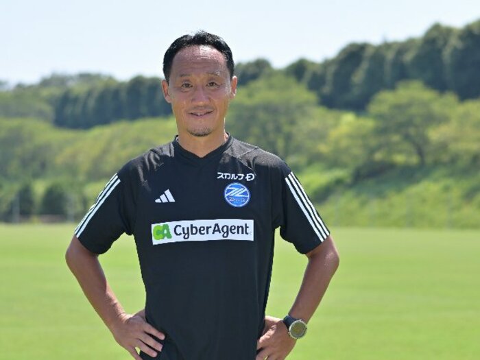 「高校サッカーの指導者にプロは無理でしょ」批判も…J2首位独走、“青森山田高の名将”黒田剛監督は昨季15位の町田をどう変えた? 本人に聞く<Number Web> photograph by Hideki Sugiyama