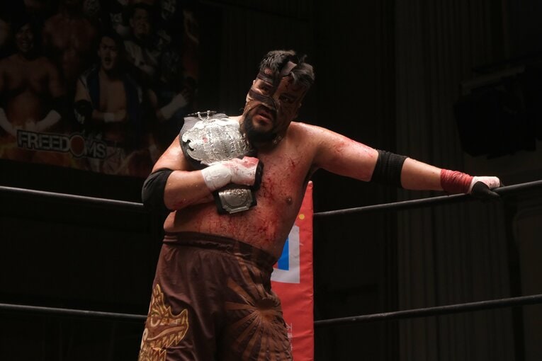 蛍光灯で殴り合い、大流血して…メキシコ人デスマッチファイター「もっと日本にいたい」ビオレント・ジャックの切実な思い「外国人がって…でも、ここがオレの家」(60)