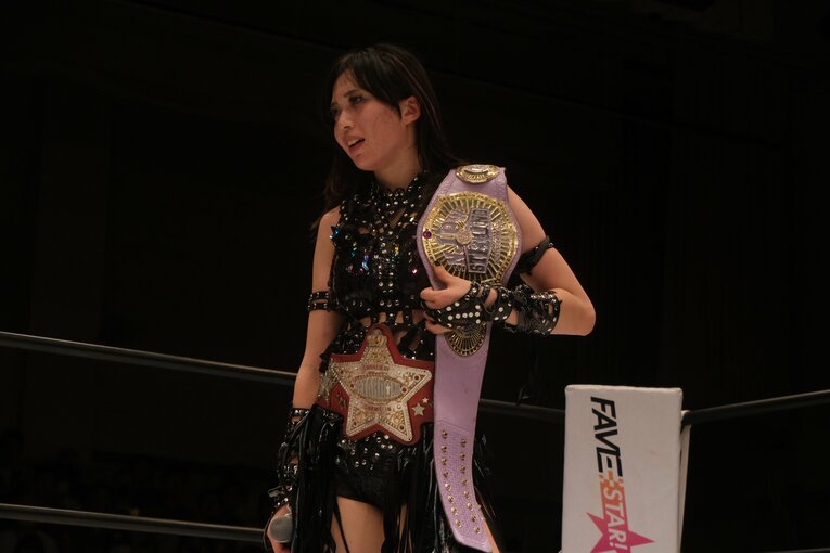 無料中継でも話題を集めた上谷沙弥vsAZM（9月27日）　©Norihiro Hashimoto