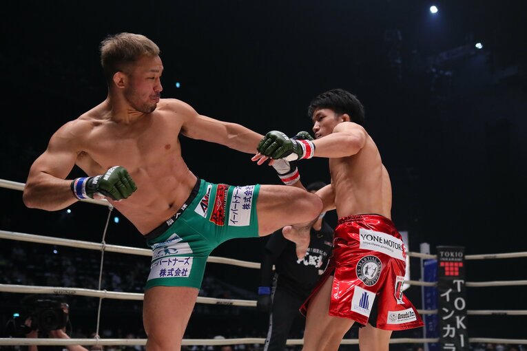 vs扇久保博正（1R・TKO勝利、2020年8月10日）　©RIZIN