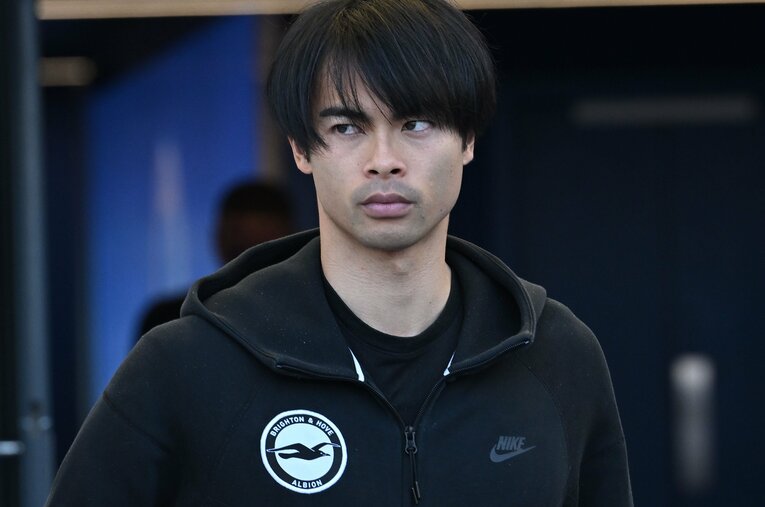 12日のレスター戦、ベンチ外となった三笘薫（27歳）。今季リーグ戦を初めて欠場した ／ photograph by Getty Images