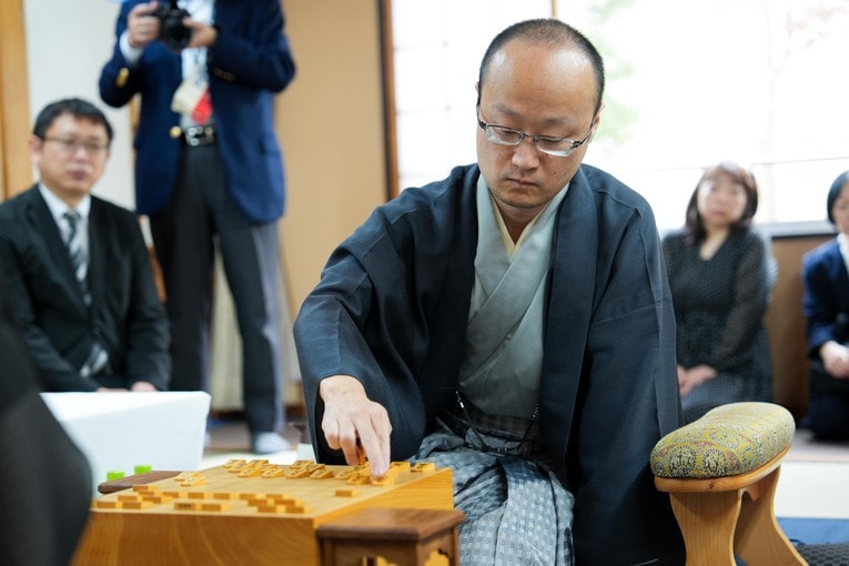 王位戦第2局、勝利した渡辺　©日本将棋連盟
