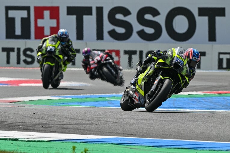 MotoGPに昇格して以来、初めてホルヘ・マルティンをパスし、小椋はレースですべてのライダーを追い抜いた経験を持つことになった　©MotoGP.com