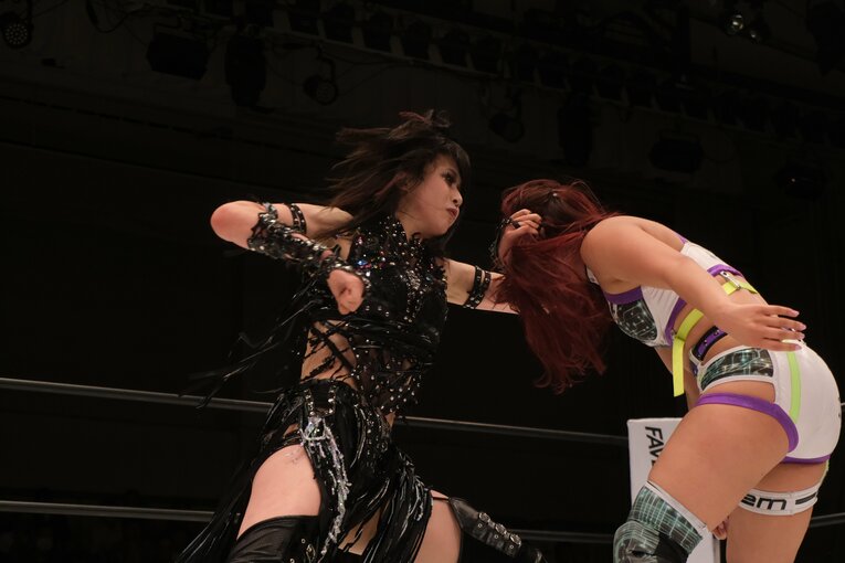 多彩な技、激しい打撃戦などハイレベルな攻防が続いたAZM戦