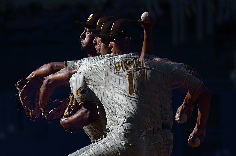 ダルビッシュは36歳の今も変幻自在の変化球、威力満点の直球でメジャーの強打者相手に奪三振を量産している ／ photograph by Harry How/Getty Images