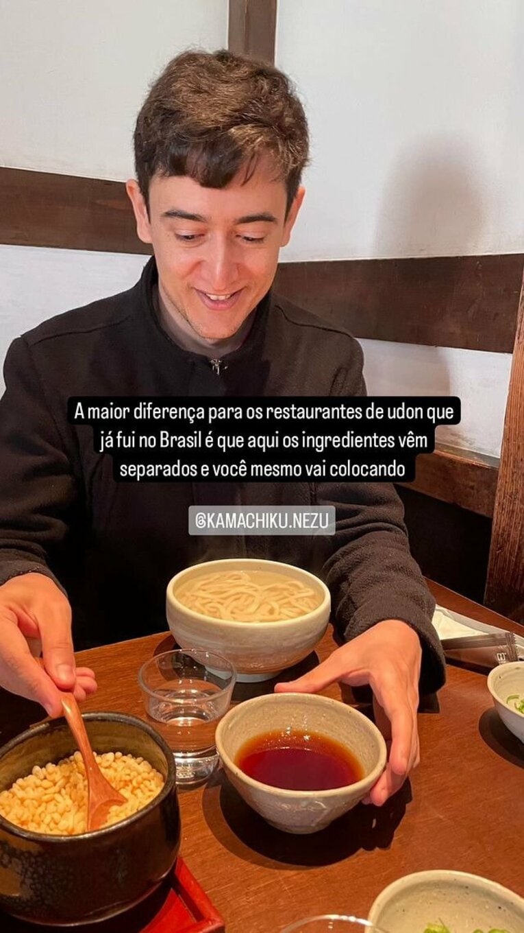 「日本では、うどんは麺、汁、具が別々に供される」（ブラジルでは全部一緒）　※ボンテンポ記者のインスタグラムより