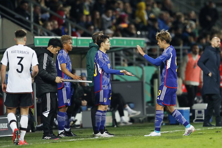 「CLやELに出ているドイツ有望株のフィジカルに負けず…」パリ世代日本代表を撮って感じた“肉体とハートの充実ぶり”(34)