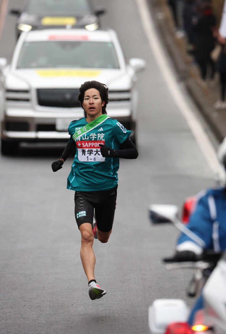 山下りで有言実行の56分台の区間新記録をマークした野村　©︎JMPA