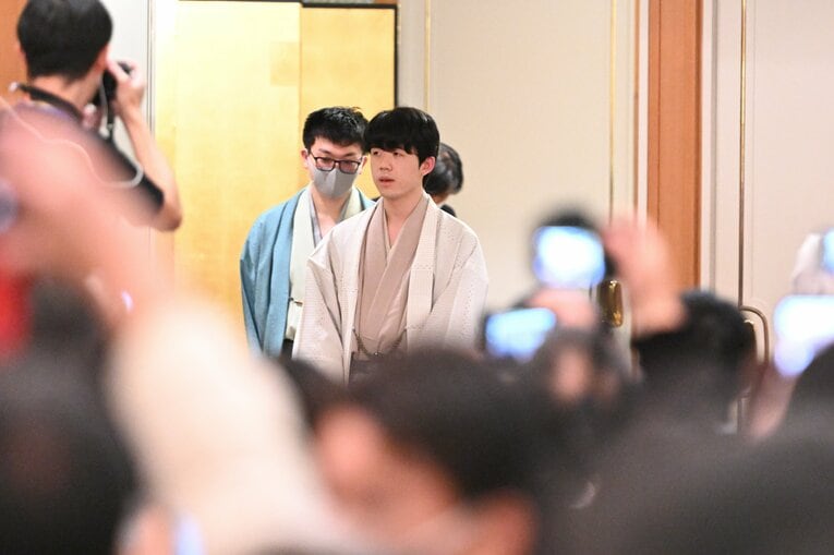 大盤解説会に姿を現した両対局者　©Keiji Ishikawa