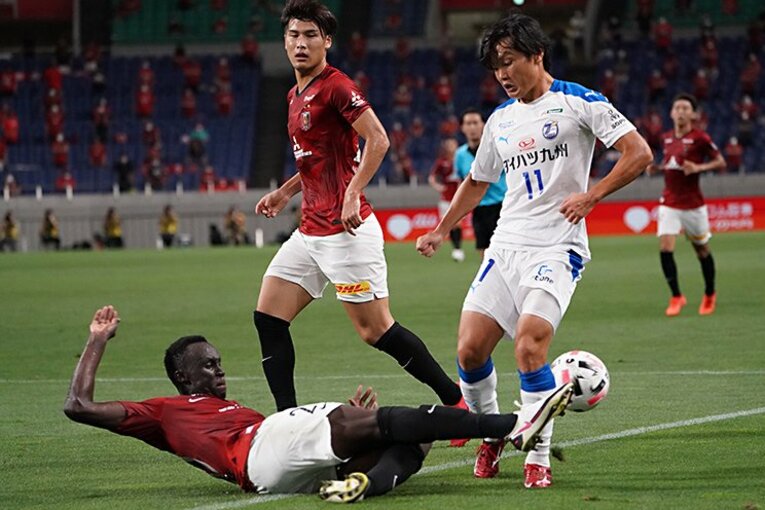 積極果敢な動きでゴールを狙う田中