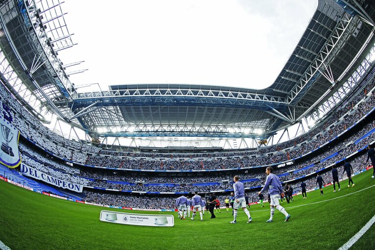 バルサの「タレント頼みで大雑把な攻撃＋脆いDFライン」危機的な不甲斐なさ… “盤石マドリーと明暗くっきりクラシコ”を撮った(10)