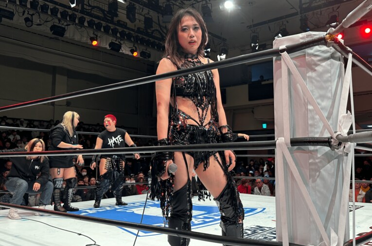 3月3日、中野たむとの「敗者退団マッチ」に勝利した上谷沙弥 ／ photograph by Norihiro Hashimoto