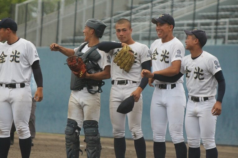 チームのエースであるキャリー（中央）の成長には横井監督も目を細める　©Fumi Sawai