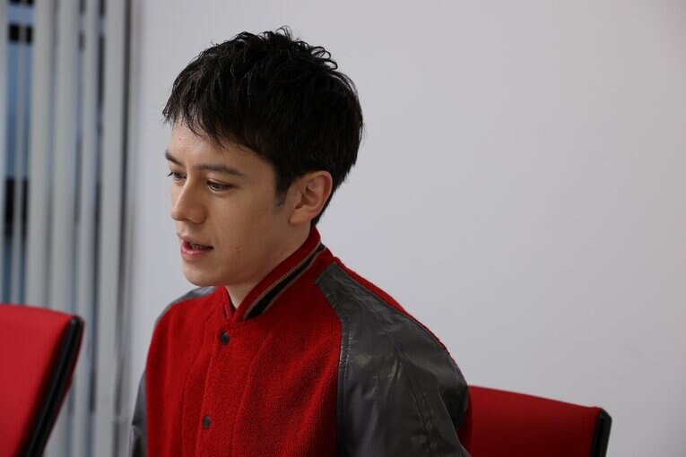 「僕ってこういう性格だったんだ」ウエンツ瑛士は、なぜイギリスで“本当の自分”を見つけられたのか(2)