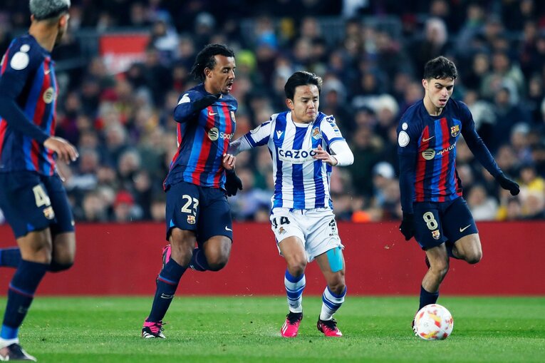 「クボのことは知ってるよ」バルササポに久保建英が笑顔で… 放送なしが惜しい「名手ブスケッツが声を荒げた」鮮烈プレー〈現地撮影〉(45)