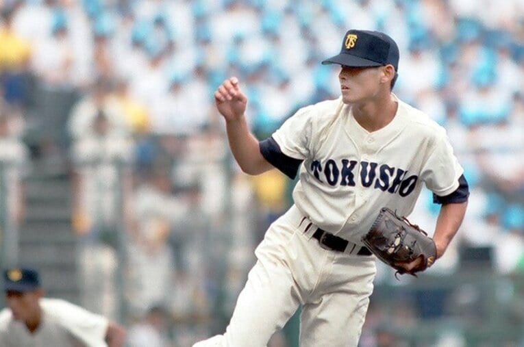 徳島商のエースとして登板する川上憲伸 ／ photograph by SANKEI SHIMBUN