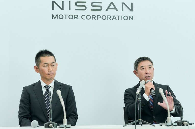 12月21日、日産自動車株式会社で記者会見が行われた。監督に伊藤祐樹氏（右）とヘッドコーチに四之宮洋介氏(左)が就任した ／ photograph by Yuki Suenaga