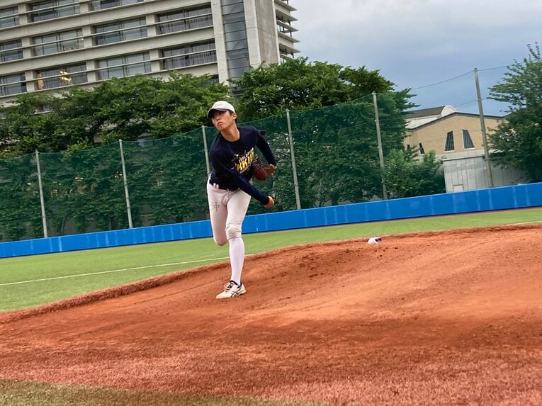 投球練習中の沖政宗（立教大2年）　©Number Web