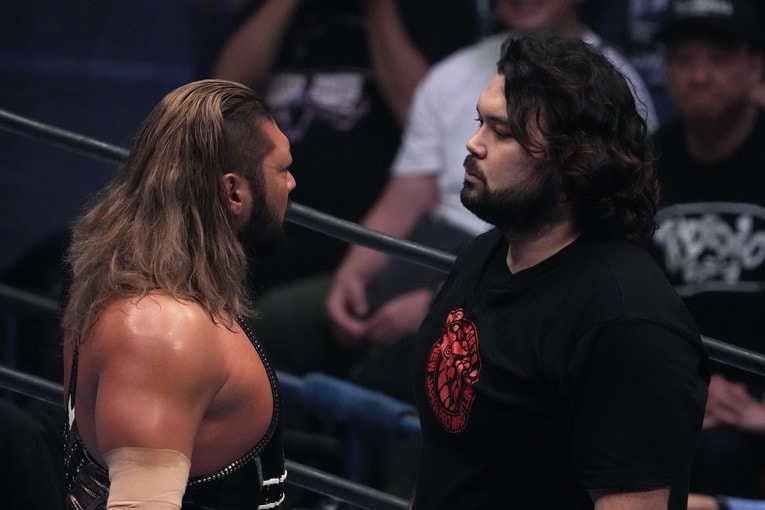 EVILと向き合うウルフアロン　©Masashi Hara