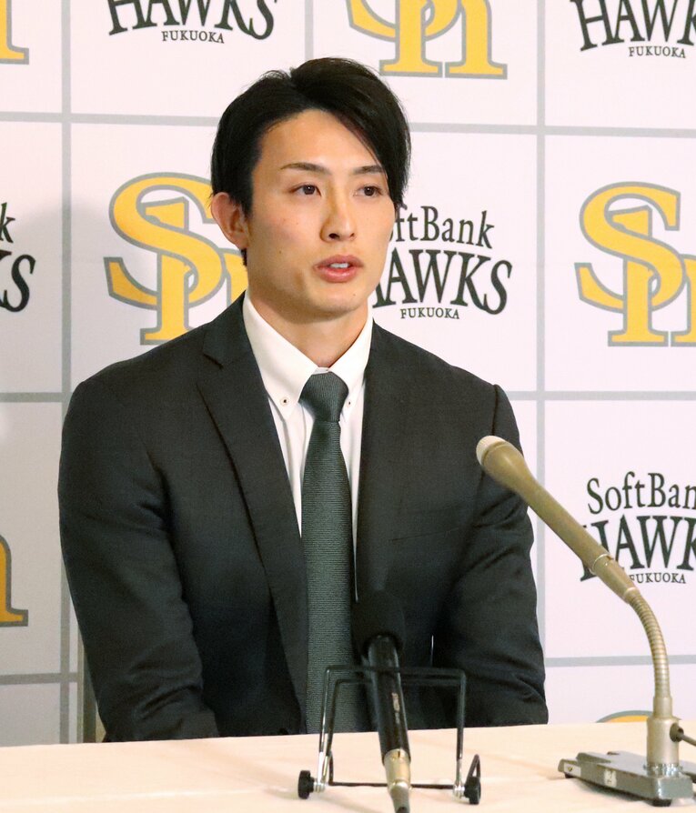 昨年末の契約更改　©JIJI PRESS