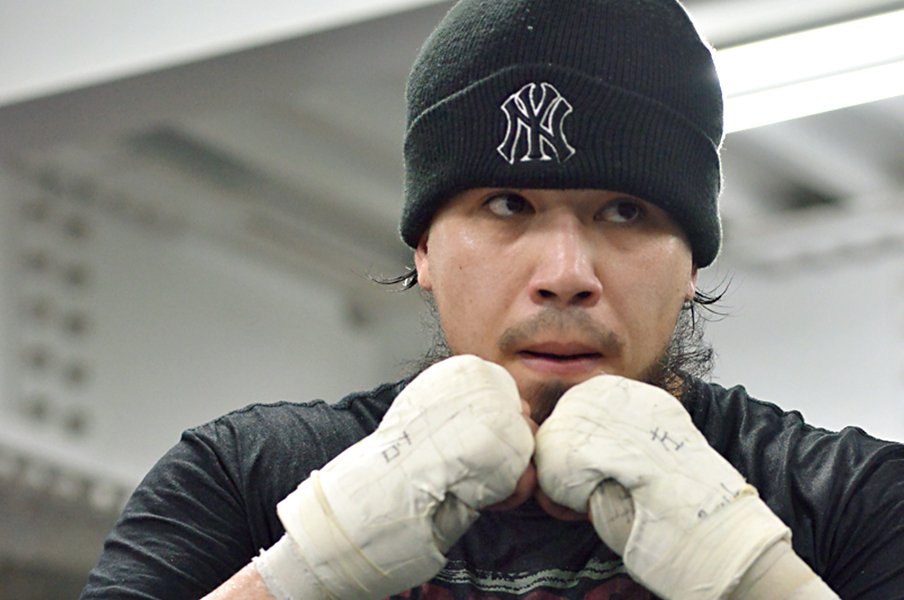 ヘビー級の新星・但馬ミツロは、マルチリンガルな格闘技オタク。<Number Web> photograph by BOXING BEAT