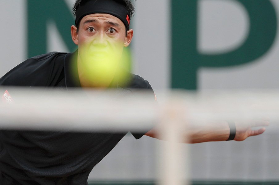 錦織圭は第5ゲームで何をした?試合の展開を激変させた新戦術。<Number Web> photograph by AFLO