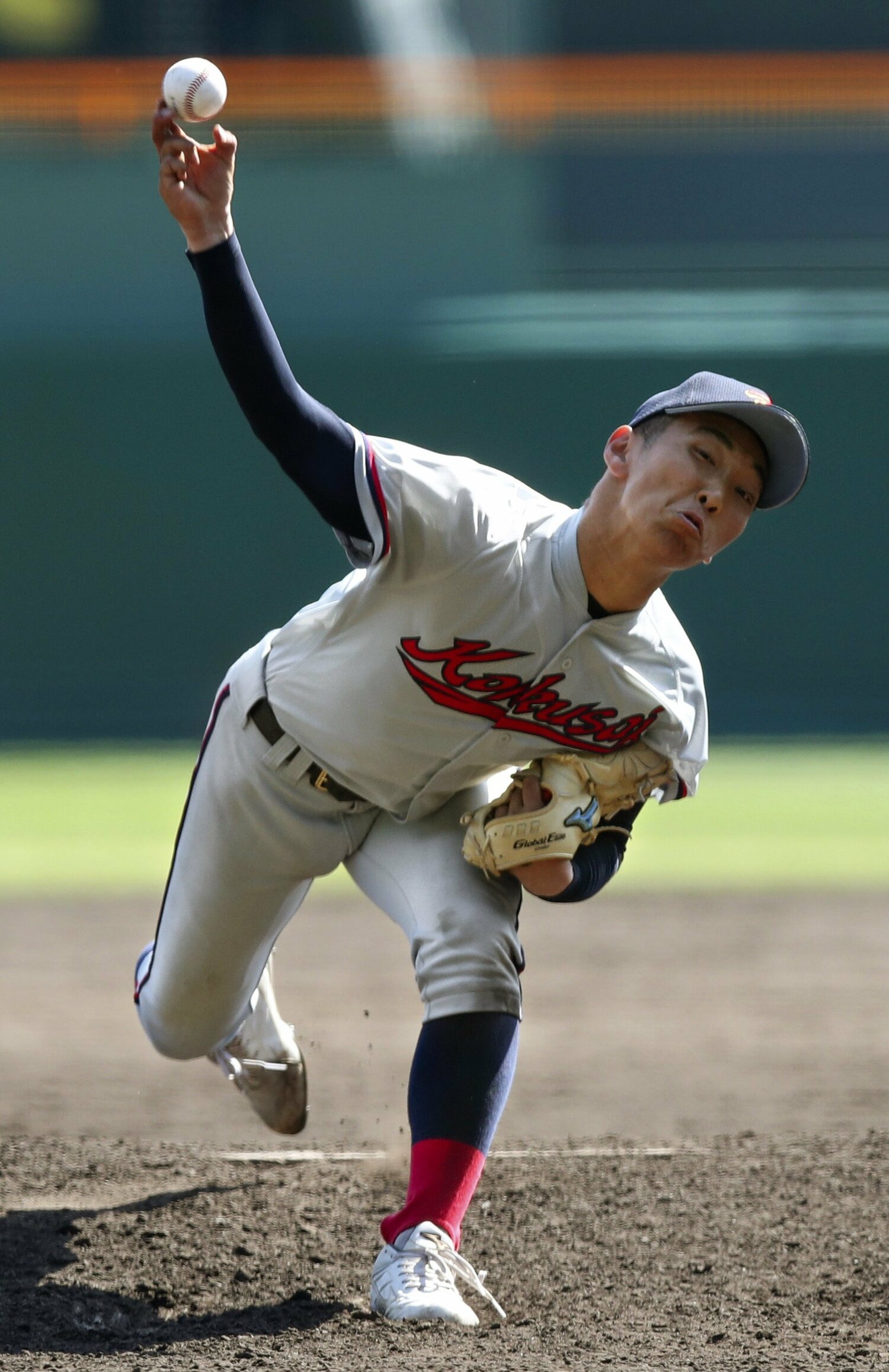 昨年度のセンバツでは背番号1を託された平野順大　©︎KYODO