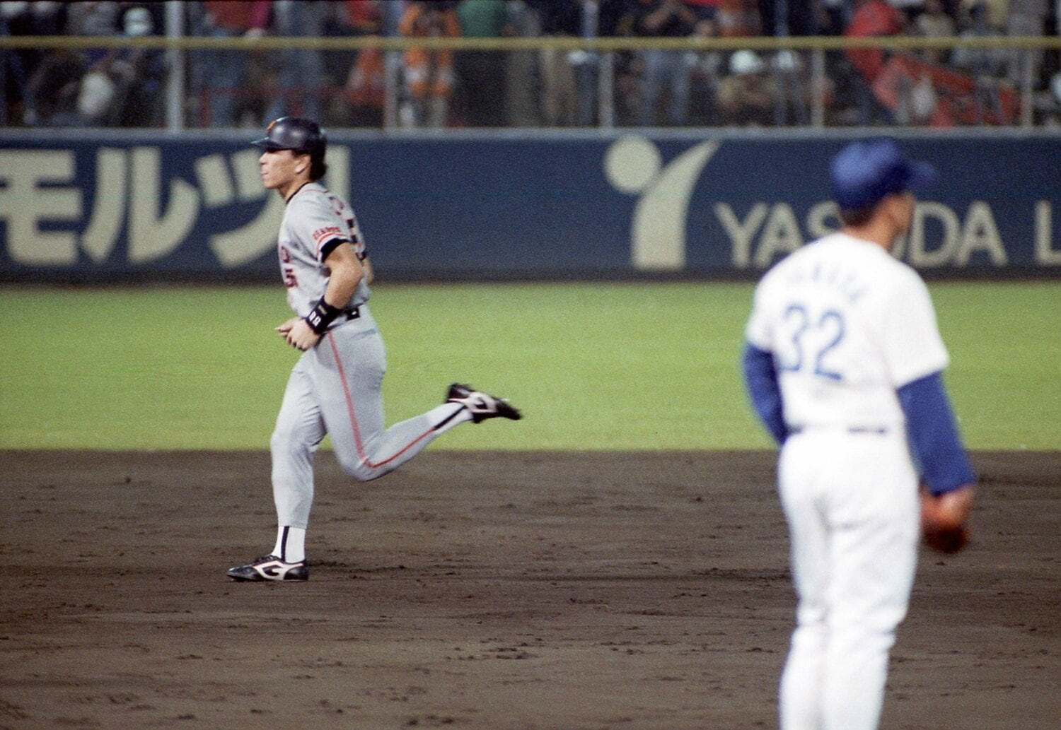 「10・8」決戦で松井秀喜にホームランを浴びた山田さん(手前) ©︎SANKEI SHIMBUN