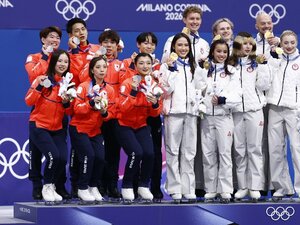 ずさんな表彰台→スケート靴の刃こぼれ「日本の抗議は当然だ」ミラノ五輪フィギュアで起きた“大問題”のナゼ…じつは浅田真央も直面した「ブレードの異変」
