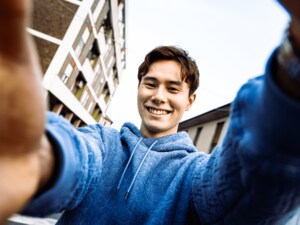 イタリア密着取材で笑顔を見せる高橋藍（22歳）