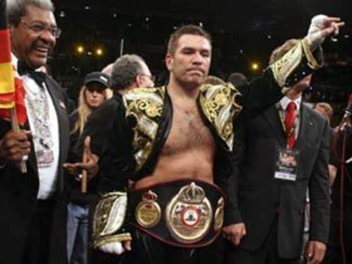 難攻不落の巨人を倒したホワイト・タイソン。＜Number Web＞ photograph by Sumio Yamada