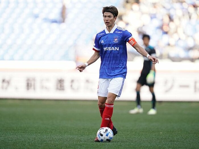 試合に出ずとも、腐らず雰囲気作り。F・マリノス主将、扇原貴宏の流儀。＜Number Web＞ photograph by Yohei Osada/AFLO SPORT