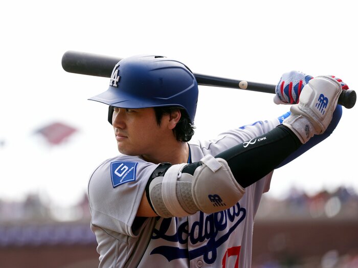 “86打席ホームランなし”大谷翔平は「少し焦っているのかも」「一番大事なのは…」ロバーツ監督が語った現状…ドジャースWS3連覇へどんな状態なのか＜Number Web＞ photograph by Kavin Mistry/Getty Images
