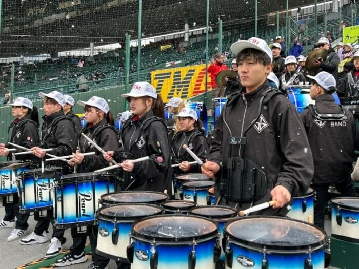 寒すぎるセンバツ「ガラガラ空席」甲子園で…記者が温まった“ある話”「被災した日本航空石川に…近江が電話」応援参加のウラ側「涙が出ました」<Number Web> photograph by Yukiko Umetsu