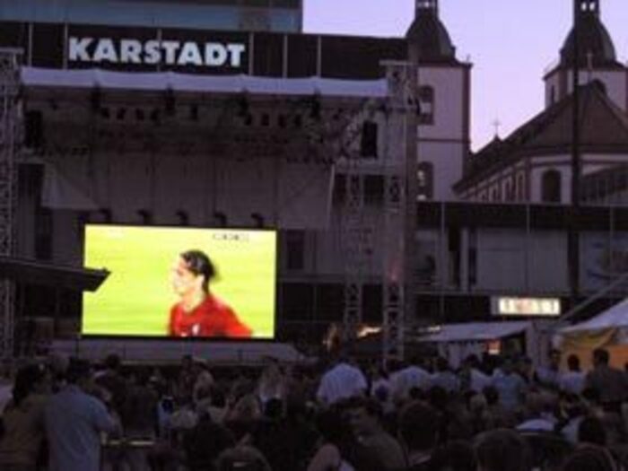 日本人はどこにいる？PVで見たW杯。＜Number Web＞ photograph by Takashi Yuge