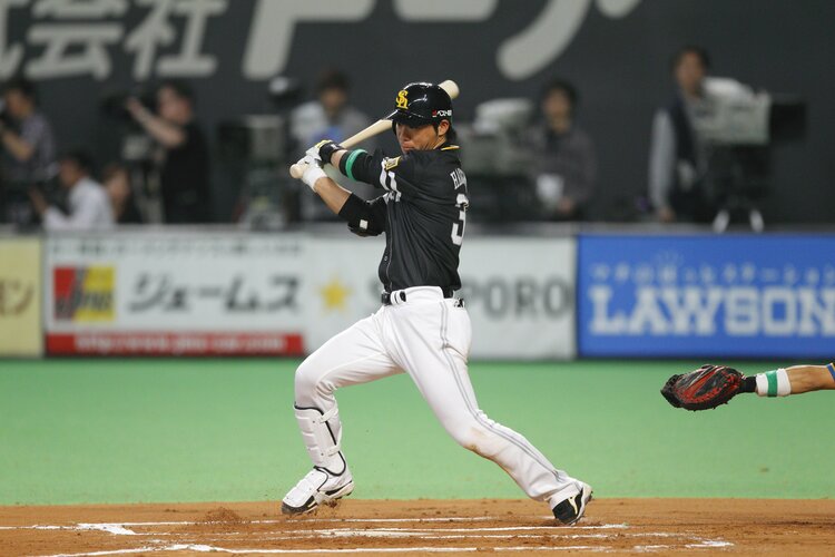 元首位打者が“代打の一振り稼業” ホークス長谷川勇也とヤクルト川端